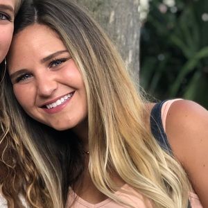 Meet your Posher, Mallory